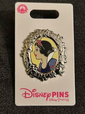 Brand new Disney Princess Snow White Park Pin